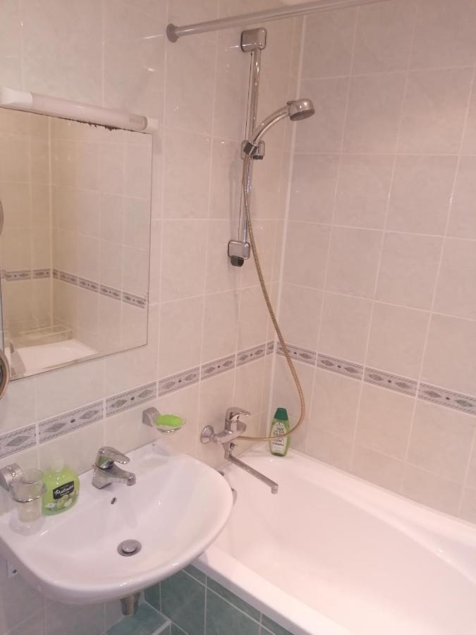 15 Minutes From The Beach And City Center 7 Minutes From The Airport Рига Екстериор снимка
